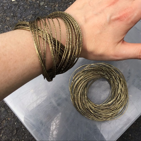 Pair of Gold bangles OS bracelets - Picture 1 of 4